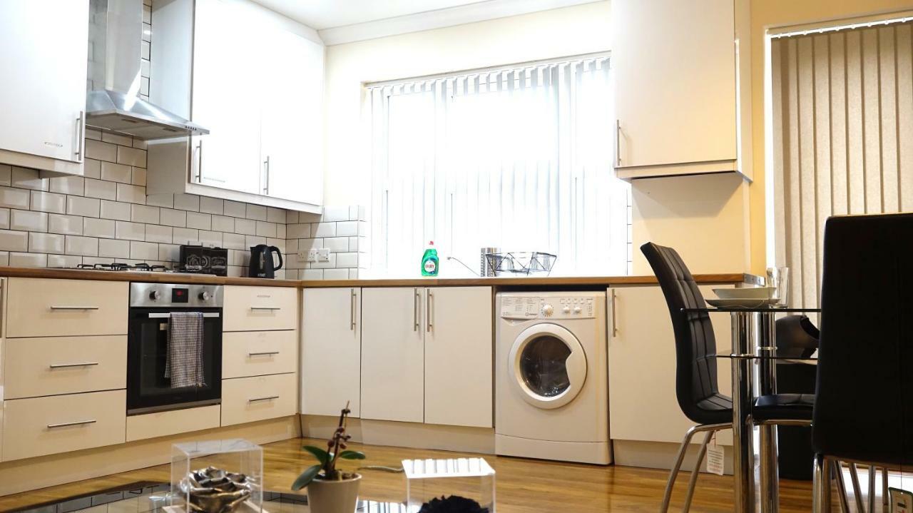 Heathrow Ensuite Rooms- Auto Check In ลอนดอน ภายนอก รูปภาพ