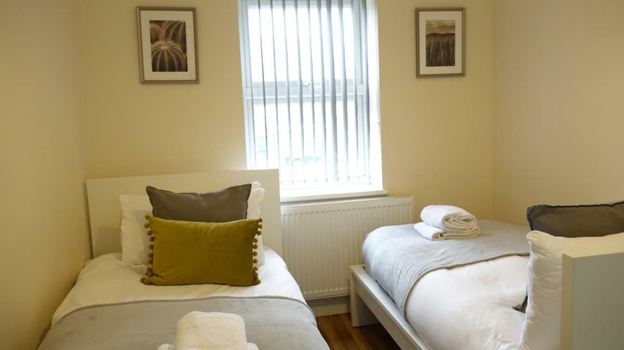 Heathrow Ensuite Rooms- Auto Check In ลอนดอน ภายนอก รูปภาพ