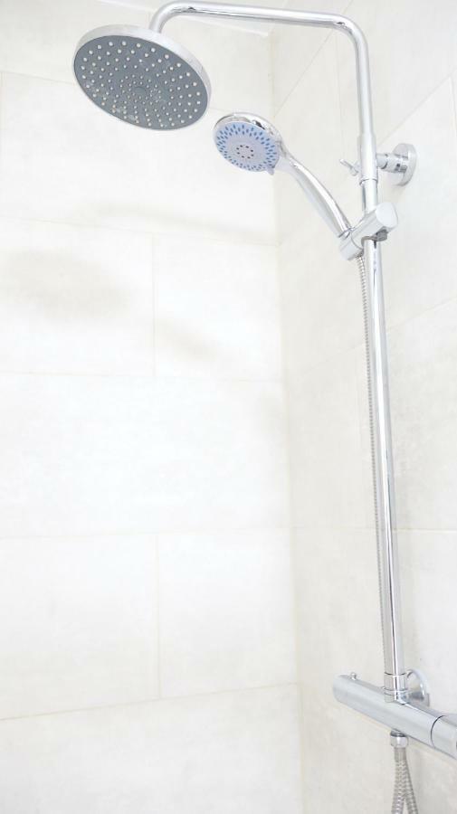 Heathrow Ensuite Rooms- Auto Check In ลอนดอน ภายนอก รูปภาพ