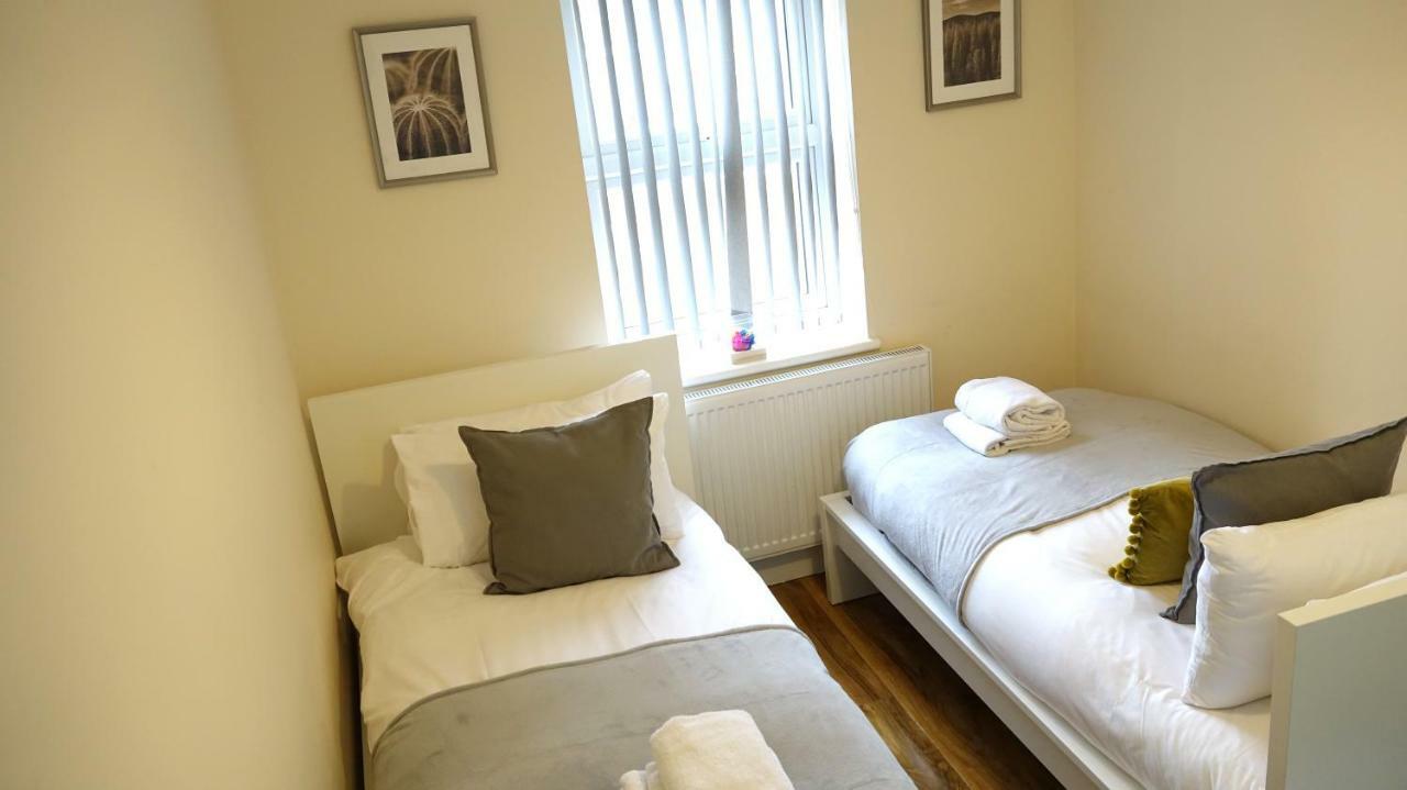 Heathrow Ensuite Rooms- Auto Check In ลอนดอน ภายนอก รูปภาพ