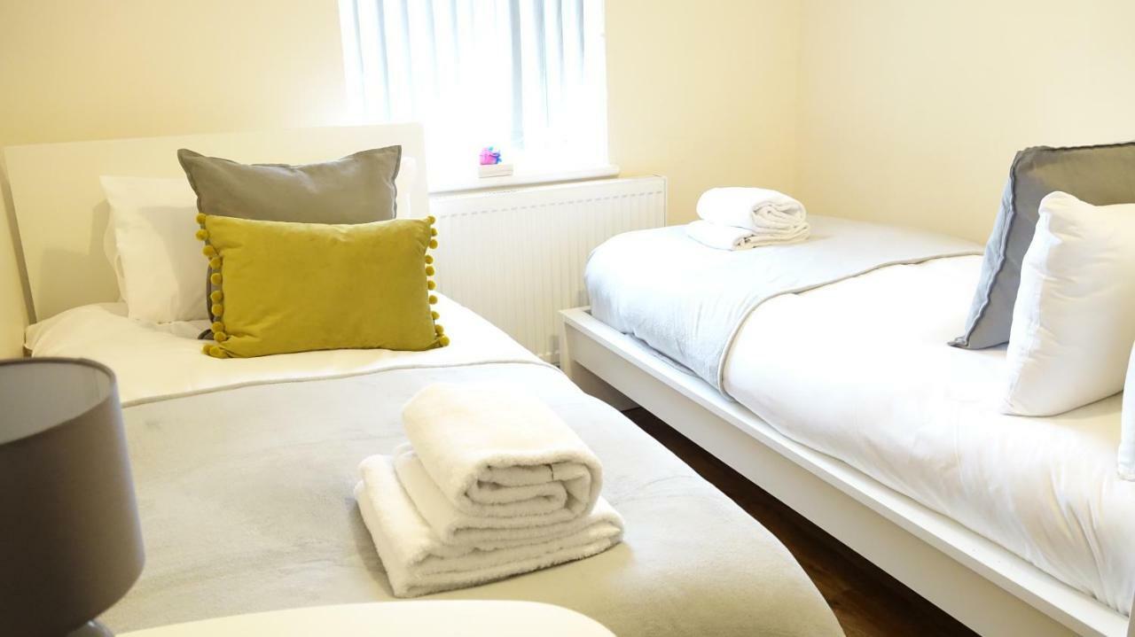 Heathrow Ensuite Rooms- Auto Check In ลอนดอน ภายนอก รูปภาพ